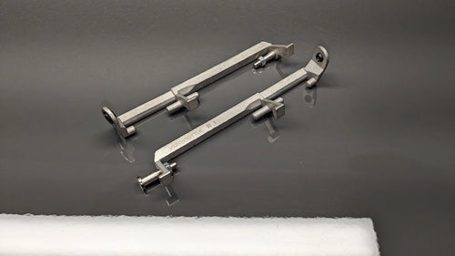 BMW E31 driver’s-side door handle pivot – OEM reference 51218124295