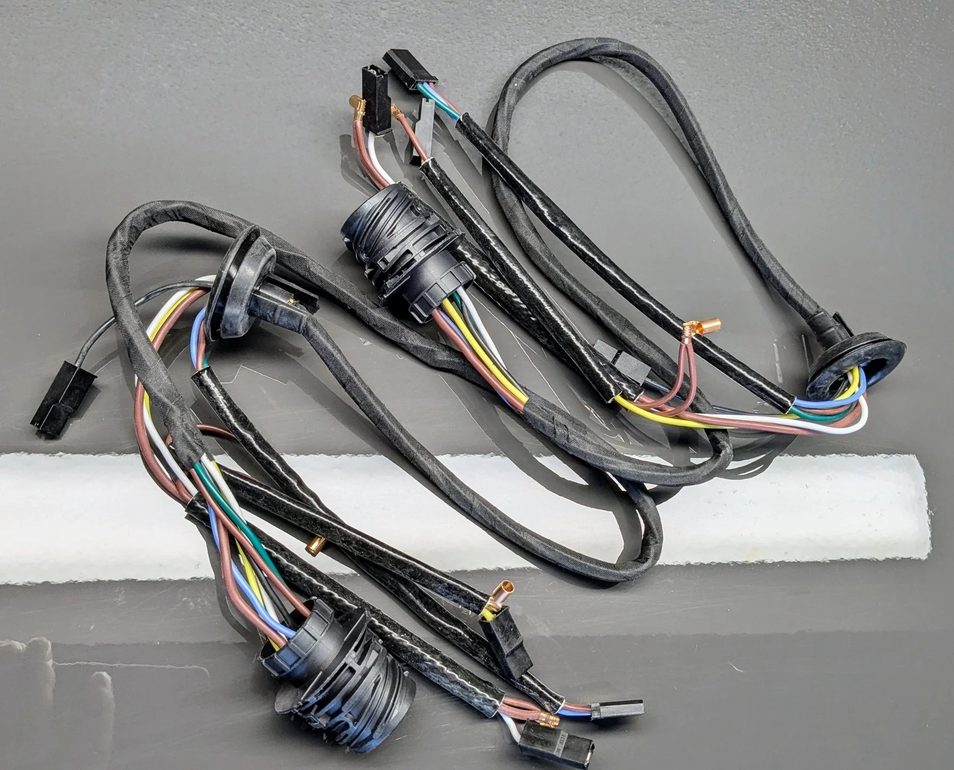 BMW E31 EU-Spec Complete Headlight Wiring Harness — Pair, Pre-06/1992 Production (OEM 63128354539)