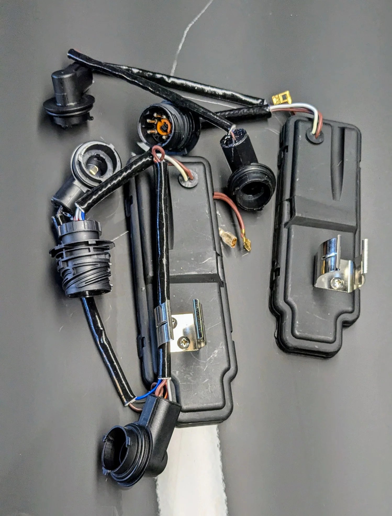 BMW E31 EU-Spec Front Lower Light Strip (FTP) Wiring Harness (Set of 2) — Complete Pair (Replaces 63118354387 / 63118354388)