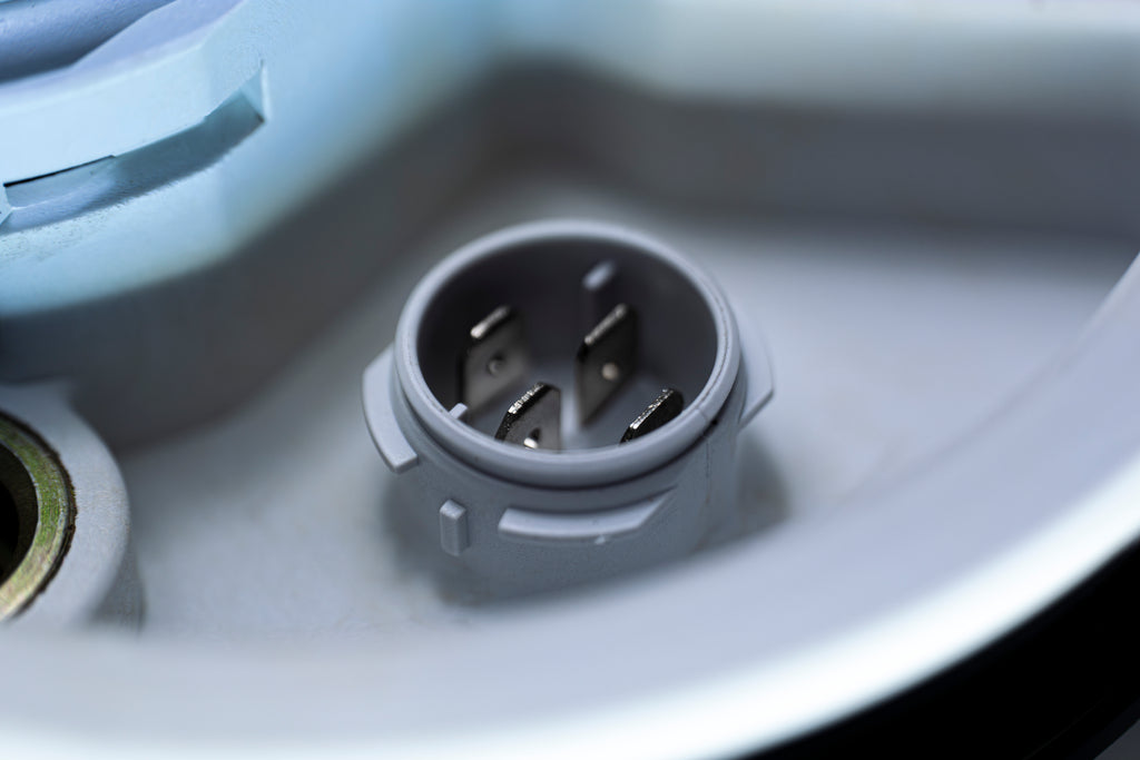 Audi D2 A8 S8 Fuel Pump Repair Kit Old Part numbers for reference: 4D0298087B AND D24D0298133C